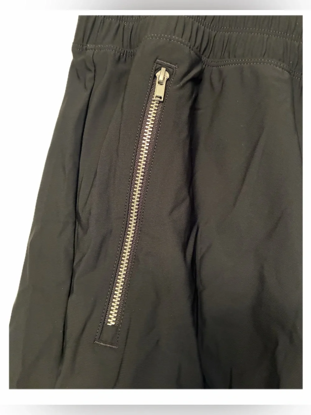 OLD NAVY SleekTech Go-Dry Black Performance Athletic Shorts Sz XL Zip Pocket - Picture 12 of 16